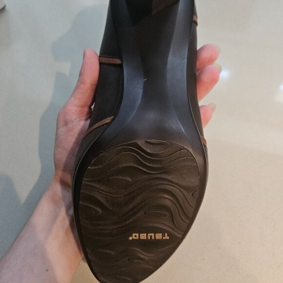 TSUBO Women's Brown Leather 4-inch Pumps with Tan Trim - Picture 9 of 14